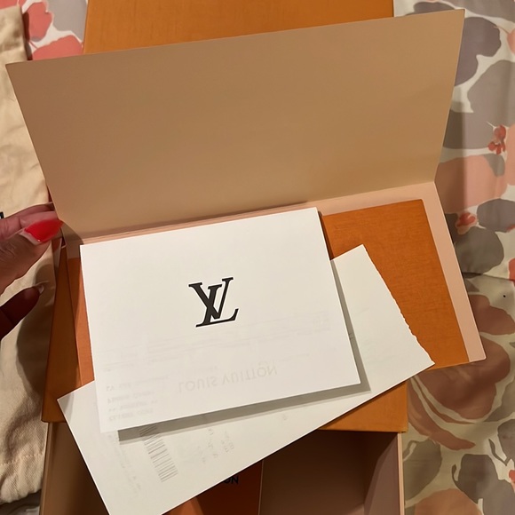 LOUIS VUITTON MEN SLIDES - Picture 12 of 13